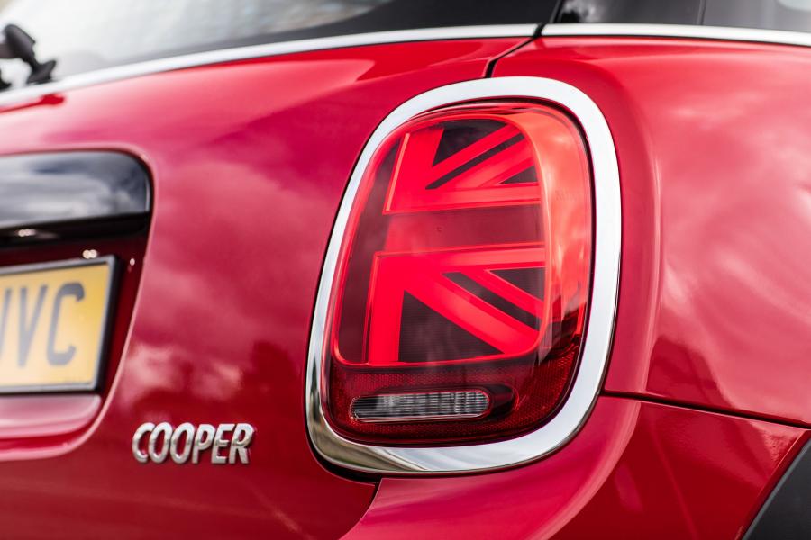 Детали экстерьера Mini Cooper 5-Door (F56) 2018 года  (UK) (фото 22 из 23)